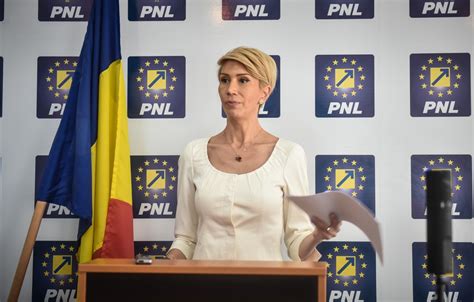 Apr 16, 2019 · raluca turcan are 42 de ani și de mai bine de 16 ani face politică. Raluca Turcan: USR făcea poze la balcon și se lupta cu PNL