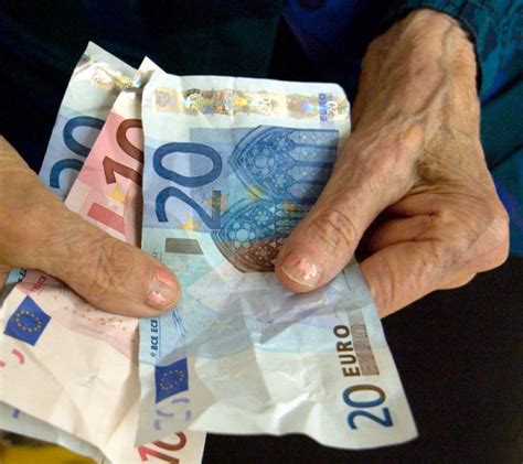 Пенсия по инвалидности и старости в Германии в 2024-2025 годах