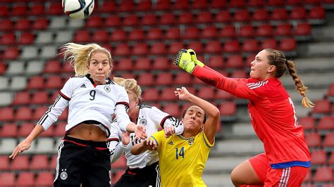 Wir haben unzählige fußball youngster gescoutet und analysiert. U 20-Frauen verlieren Test gegen Schweden :: DFB ...