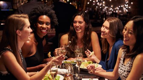 Я дрожал всю ночь напролёт. Plan Your Next Girls Night Out - Colony Limo Blog