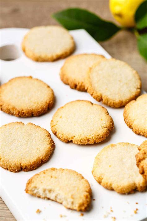 These almond flour cookies are the perfect low carb cookie you never knew you needed in your life! Christmas Cookies Made With Almond Flour - Sweet potato ...