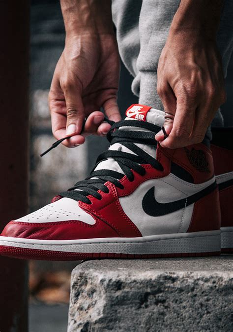 The 72″ laces are a little long for this method, i would go with 63″ ones instead. NIKE Air Jordan 1 Lace-up | SOLETOPIA