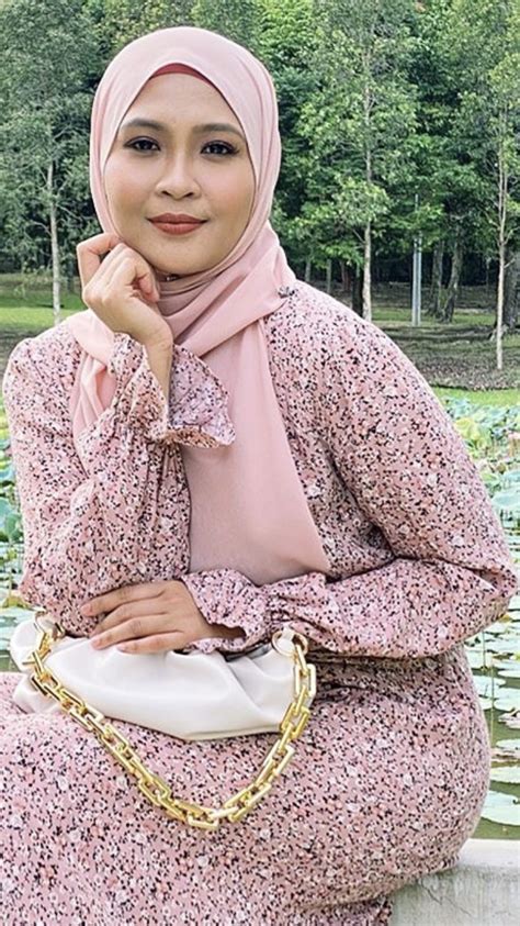 Listen to albums and songs from siti nordiana. Berita TV Malaysia: Kain sendat Siti Nordiana ni pakai ...