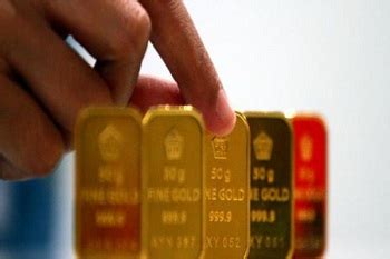 Harga emas dalam rupiah dalam hitungan gram, cara membacanya sbb : Harga Emas 24 Karat Antam Hari Ini, 10 Oktober 2019, Naik ...