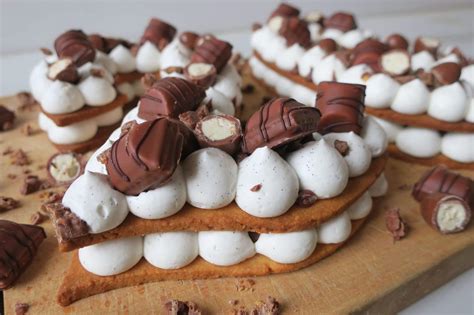 Recette de mon number cake composé de biscuits sablés, d'une crème chantilly mascarpone à la vanille, d'une ganache chocolat au lait praliné et de kinder ! Number Cake vanille, praliné & Kinder - Lulalovegood
