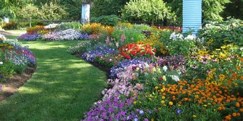 Enjoy this stroll through gingham gardens and come away with ideas to implement in your own flower my favorite garden tours are those where other average home gardeners like me open their gardens to visitors. Home Garden Tour | Janesville | Garden tours, Gardens of ...
