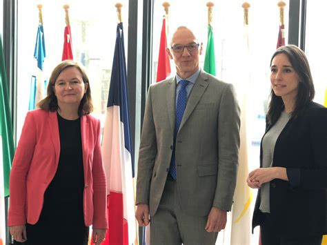 Responsable « international » @enmarchefr. Visite de Nathalie Loiseau et Brune Poirson à l'EFSA - La ...