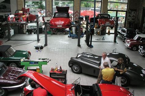 Message seller + add to favorites. zur Bildergalerie | Car workshop, Cool garages, Motorcycle ...