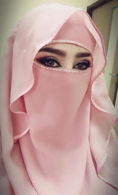 Kumpulan gambar kartun muslimah terbaru, bercadar, berhijab, lucu, keren, cantik, imut, dan lengkap untuk dijadikan koleksi gambar display. Foto Orang Cantik Muslimah Bercadar - gaya foto