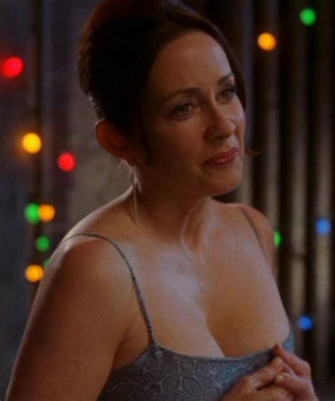 His mom raised him by herself in battle creek. Patricia Heaton | Patricia heaton, Patricia, Everybody ...