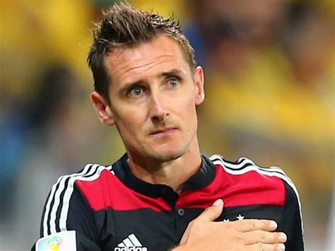 Hàng thủ đội tuyển việt nam thi đấu không tốt ở trận đấu này. "Kỷ lục gia" Miroslav Klose nói lời chia tay đội tuyển Đức ...
