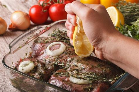 Begini cara membuat seitan sebagai pengganti daging bagi vegetarian. Cara Alami Mengempukkan Daging, Pengganti Meat Tenderizer ...