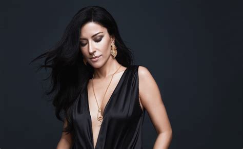 Ana moura is an internationally recognised portuguese fado singer, and the youngest faddist to be nominated for a dutch edison award. Ana Moura x Portugal Jewels: joalharia com simbolismo ...