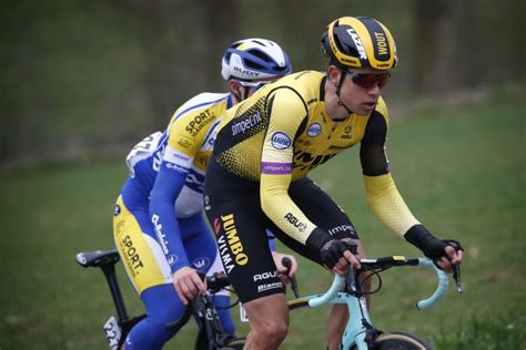 Wout van aert has received his first monument. Wout Van Aert beloont eerlijke vinder van fietscomputer ...