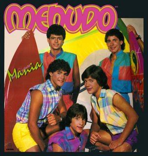 Ray reyes hizo parte de la formación de menudo de 1983 a 1985, junto a johnny, ricky, rené y miguel, enloquecieron al menudo fue la primer boy band de puerto rico en tener avión privado. Biblioteca De Musicas Antigas