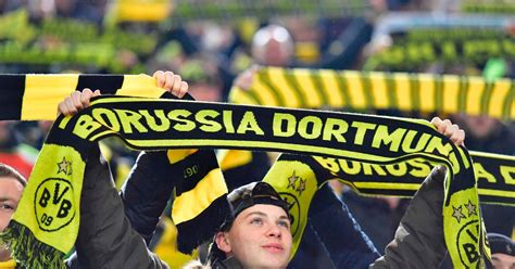 4th dec 2012 bvb vs manchester city. Borussia Dortmund fans again prove to be Europe's best with EPIC newspaper-themed display before ...
