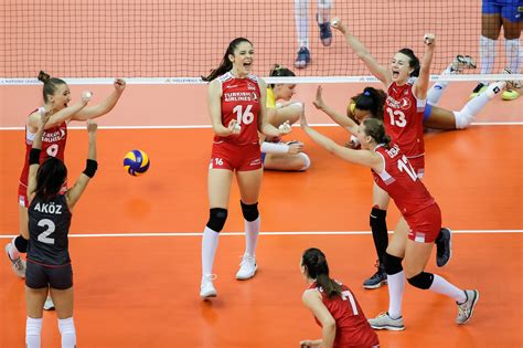 May 21, 2021 · eczacıbaşı spor kulübü resmi internet sitesi. Melhor do Vôlei - hande baladin