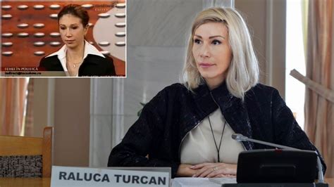Picătura care a umplut paharul şi a dus la marginalizarea acesteia a fost momentul în care a ieşit şi a vorbit despre posibilitatea îngheţării anului şcolar. Raluca Turcan, de la "Dragă Stolo" la "Go, Ciolo!"