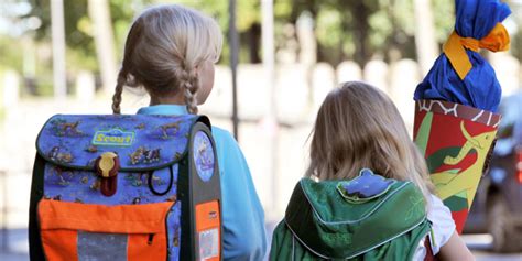 Für schüler endet ein schuljahr meist mit dem beginn der großen ferien,. In Bayern beginnt heute das neue Schuljahr - 107.100 ...