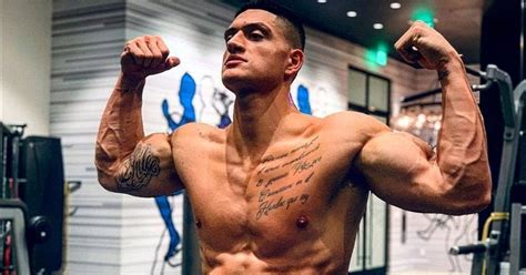 Mostrar otros compañeros de equipo alvarez, tomas aranda, carlos bravo barraza, samuel caraboni, giann carrasco, erik carrion. Sammis Reyes: Chileno de dos metros y 121 kilos se pasó ...