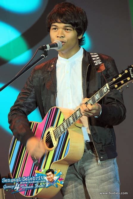 Kullul hubbi (#1moment4them) mu'adz dzulkefly, noh salleh, faizal tahir & aizat amdan. Gambar Aizat Amdan di Malam Gala SimplySiti | Sensasi ...