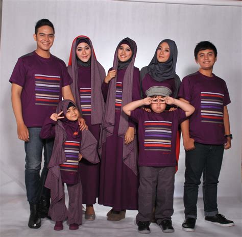 Mengangkat kearifan lokal untuk baju seragam lebaran keluarga? Trend Baju Lebaran 2014 Untuk Pria, Wanita dan Anak-anak | TeknoFlas.com