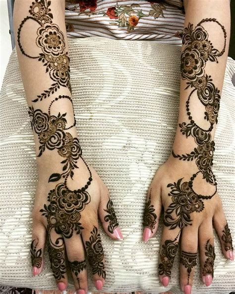 Beautiful border rangoli designs with colours/flowers border rangoli. Pin by Pari on my hobby ... | Floral henna designs, Mehndi ...