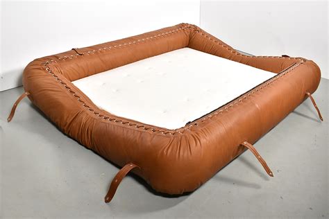 Modern elegance combined with a multifunctional design. Anfibio Sofa Bed by Alessandro Becchi for Giovannetti Collezioni, 1970s (SOLD) - OBJEKT