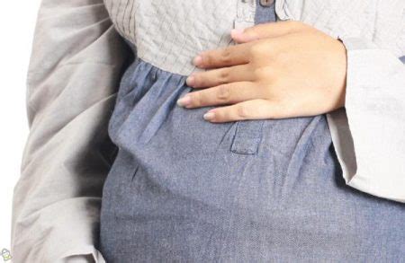 Manfaat air zam zam ternyata sangat banyak, loh! Kelebihan Ibu Hamil Minum Air Zamzam Ketika Hampir ...