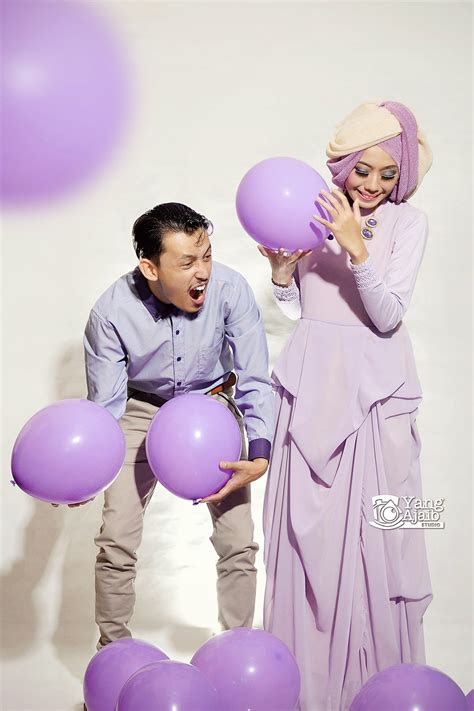 Foto prewedding batik berhijab andik + fitri alhamdulillah…. Yang Ajaib Studio Photovideography: Pre Wedding Muslimah ...