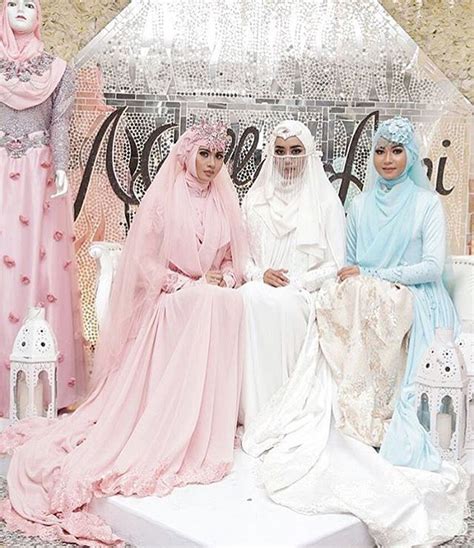 Maybe you would like to learn more about one of these? Warna-warni gaun pengantin syari nan cantik dan anggun ...