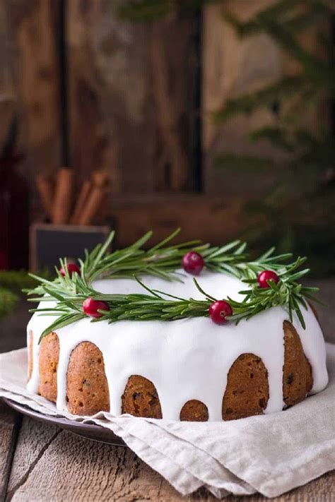 This is a great wintry forest cake for christmas! Beautiful Christmas Bundt Cakes to Make This Year