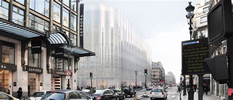 Two of them are connector by a bridge over the street baillet. La Samaritaine - SANAA | Arquitectura Viva