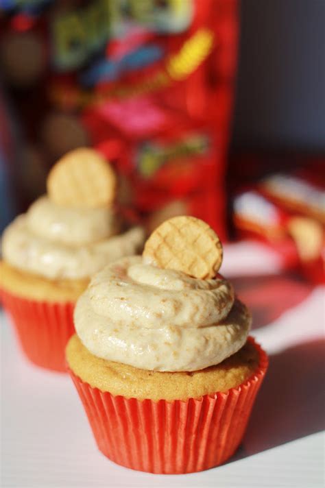 Dude, there is a battle going on. Nutter Butter Cupcakes : Kendra's Treats