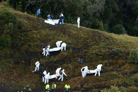 Sigue todas las noticias del accidente de avión sufrido por el equipo de fútbol brasileño chapecoense en medellín (colombia), en noviembre de 2016. El accidente del Chapecoense enluta a Brasil - Español