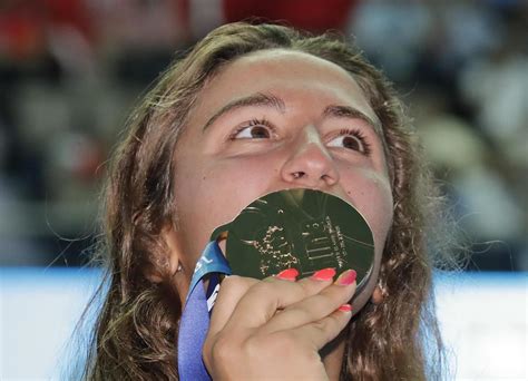 She specializes in long distance freestyle events, and at the 2019 world championships in gwangju,. Quadarella oro nei 1.500, le lacrime di gioia: 'E' assurdo ...