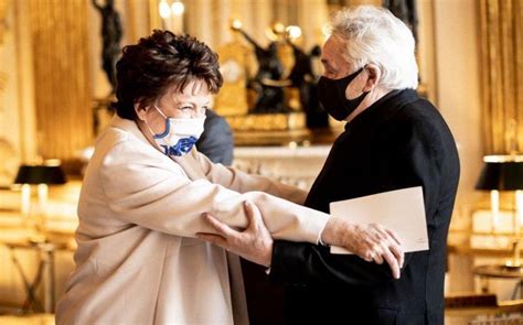 Représentent les français qu'il faut vacciner avant d'atteindre un taux de vaccination de 80%. Michel Sardou cas contact de Roselyne Bachelot : «Je suis ...