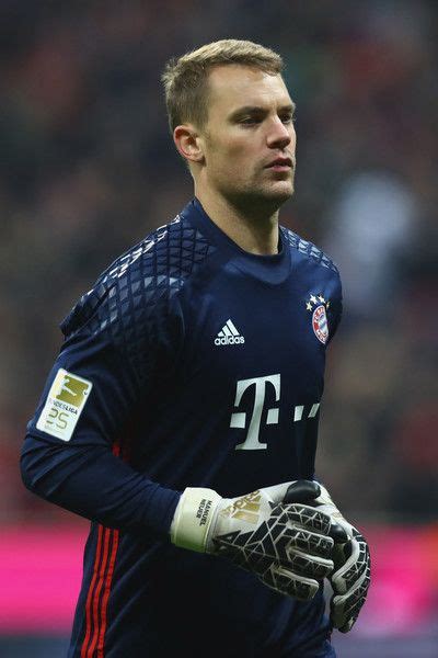 Nationalkeeper manuel neuer bleibt drei weitere jahre beim fc bayern. Manuel Neuer Photos Photos: Bayern Muenchen v Borussia Moenchengladbach - Bundesliga | Goleiro ...