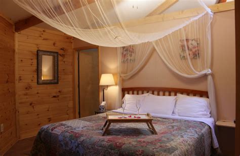 The luxury log cabins are perfect for romantic getaways, family reunions, and as a basecamp for the region's many outdoor adventures. Country Road Cabins (Hico, WV) - Resort Reviews ...