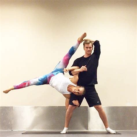 Yoga Acro Couples Beginner Poses Girls Inspiration 👉 Get ...