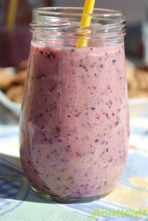 Maybe you would like to learn more about one of these? Smoothie ai mirtilli e pesca | QB Ricette