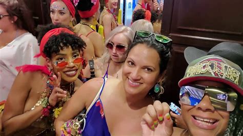 Ferias de moda que se celebran en las vegas (estados unidos, usa), información actualizada y recursos para organizar tus ferias de moda. Tourist & Party Mode in Las Vegas - YouTube