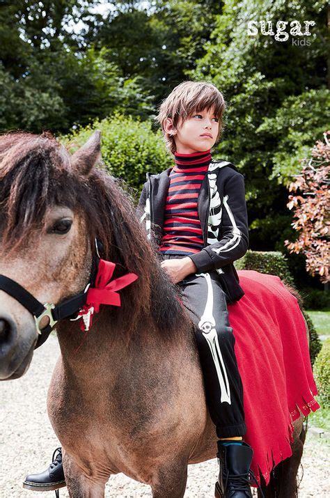 Check spelling or type a new query. mc enfants castello-3 | Look, Crianças