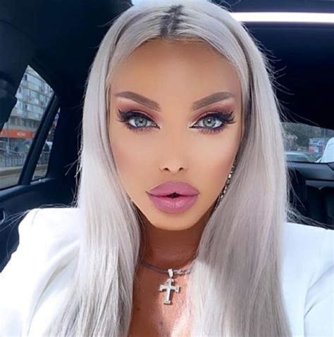 Die künstlerin ist vor allem unter ihrem vornamen bekannt. FOTO / Loredana Chivu trece prin clipe grele? Blondina a ...