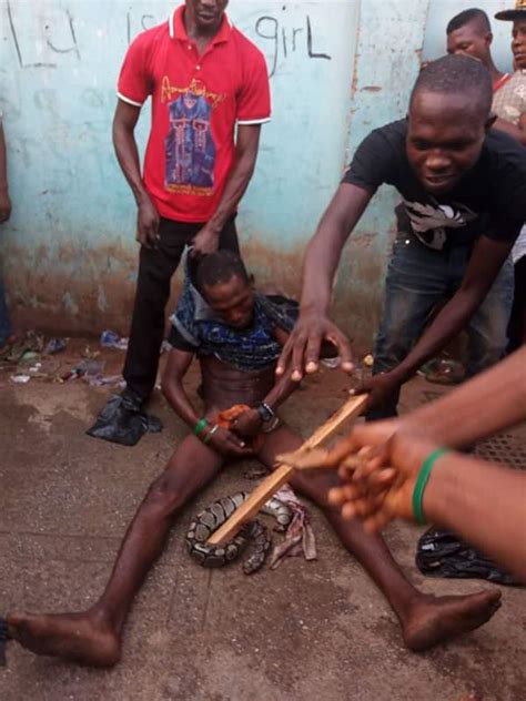 Man steals the stars.mp3 ~ 8.06 mb 02. Man That Steals With Snake Caught At Benin New Market ...