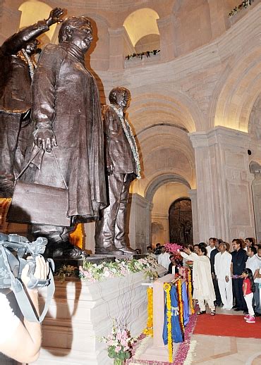 Kadencja mayawati wzbudziła uznanie i krytykę. PIX: Mayawati's Rs 685-crore grand Dalit memorial in Noida ...