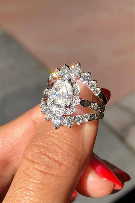 Check out our engagement rings selection for the very best in unique or custom, handmade pieces from our shops. 24 Sophisticated Vintage Engagement Rings To Prove Your ...