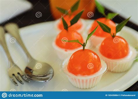 Perfect for pudding, ice cream, fruit salad, and a petite trifle, the clear glass bowl highlights delicious colors and textures of your favorite treats. Dessert Made From Jelly Shaped Like An Orange On A White ...