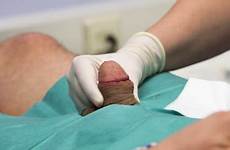 femdom circumcision vrouw piemels piemel