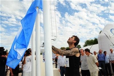 Mica tinelli mostró los tatuajes que más la avergüenzan. Marcelo Tinelli lució sus tatuajes en la Maratón | Conocé ...